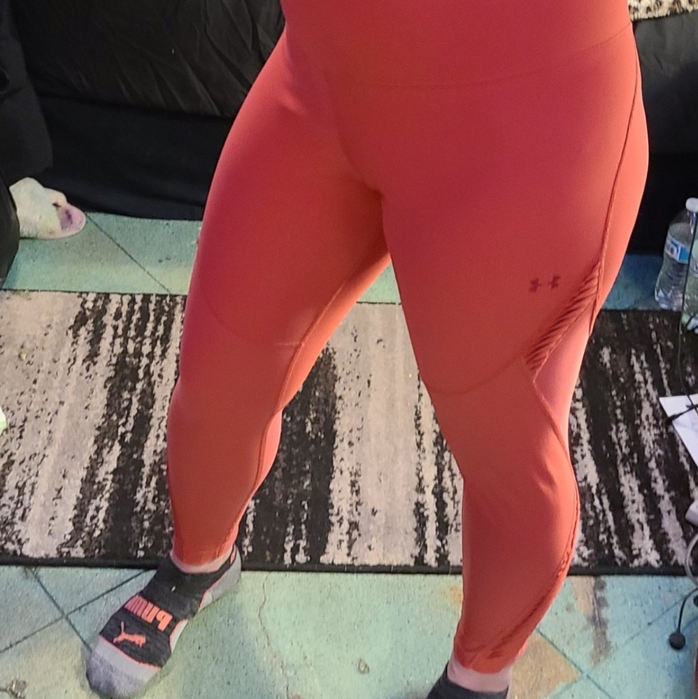 Under Armour reddish pink moto mesh fitted heatgear leggings size XL